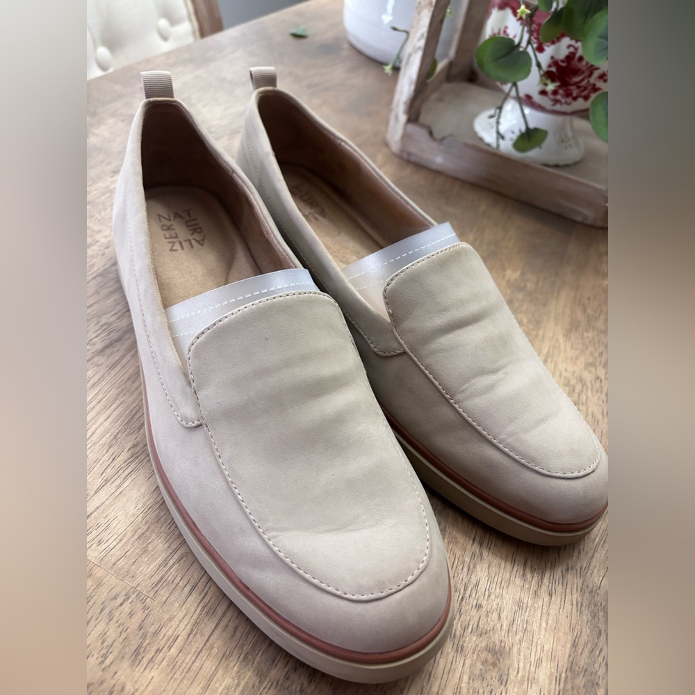 Naturalizer Women's Beige Slip-On Loafer